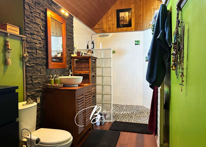 Image No.7-7 Bed House for sale