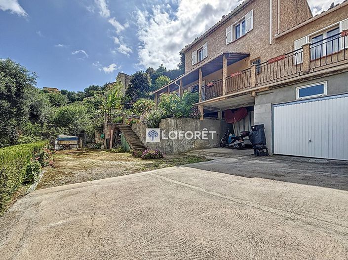 Image No.18-4 Bed Property for sale