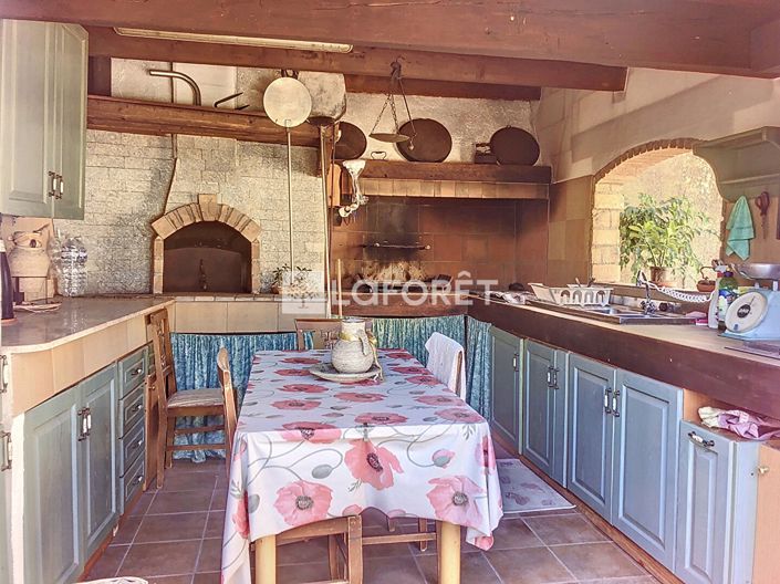 Image No.8-4 Bed Property for sale