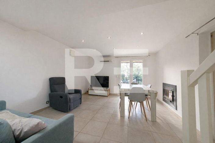 Image No.2-2 Bed House for sale