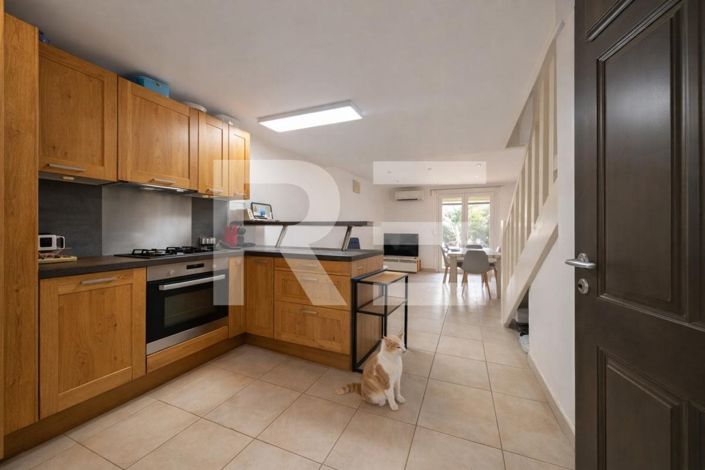 Image No.4-2 Bed House for sale