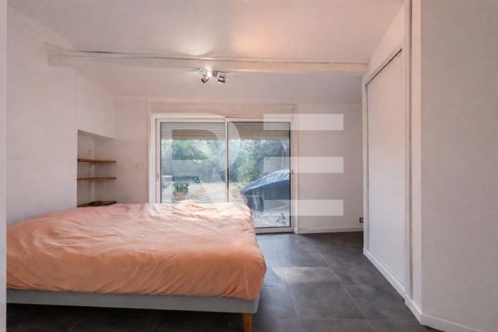 Image No.6-2 Bed House for sale