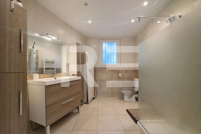 Image No.7-2 Bed House for sale