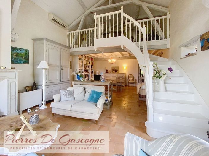 Image No.10-3 Bed House for sale