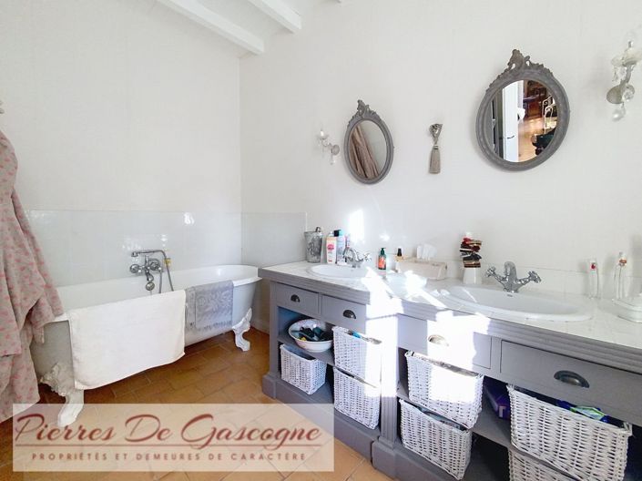 Image No.17-3 Bed House for sale