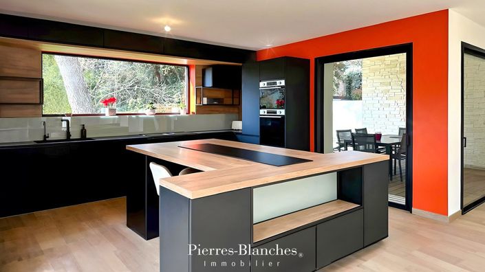 Image No.5-4 Bed House for sale