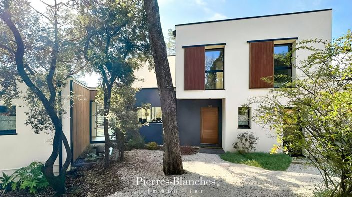 Image No.9-4 Bed House for sale