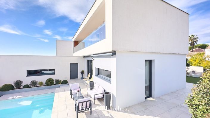 Image No.10-4 Bed House for sale