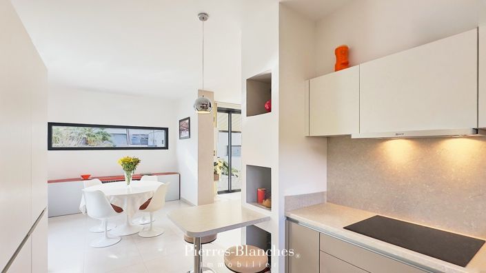 Image No.3-4 Bed House for sale