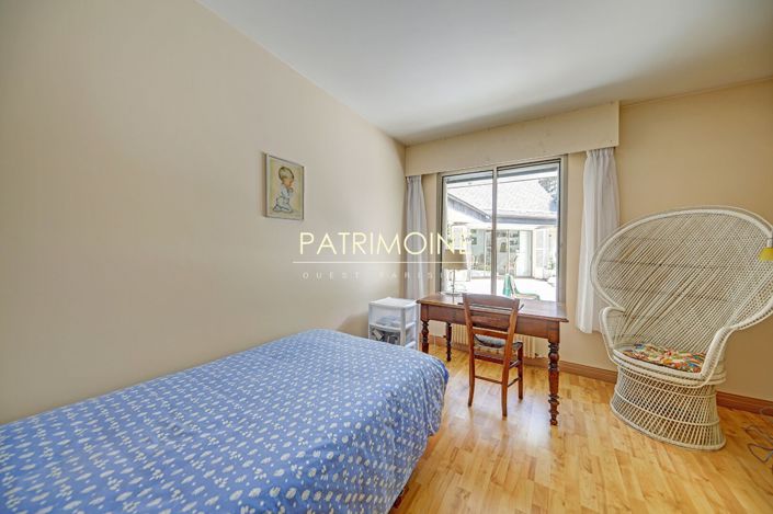 Image No.13-7 Bed Property for sale