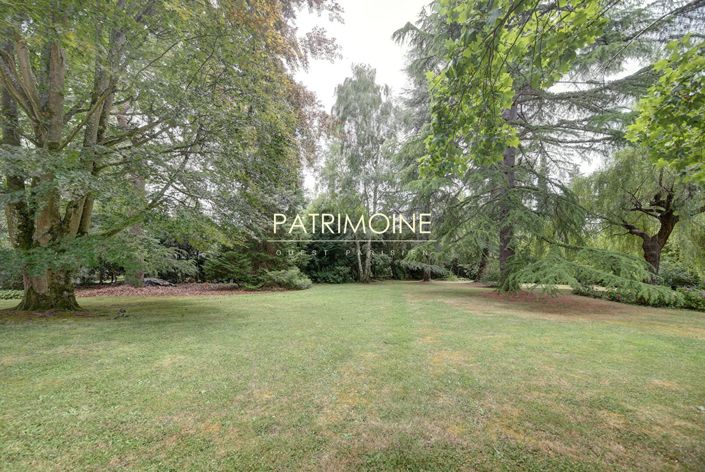 Image No.16-7 Bed Property for sale