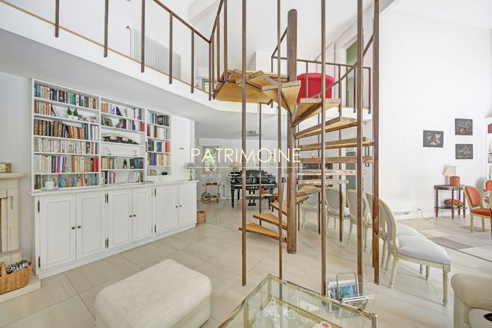 Image No.6-7 Bed Property for sale