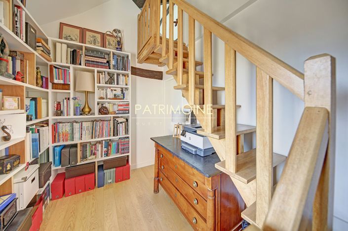 Image No.10-3 Bed House for sale