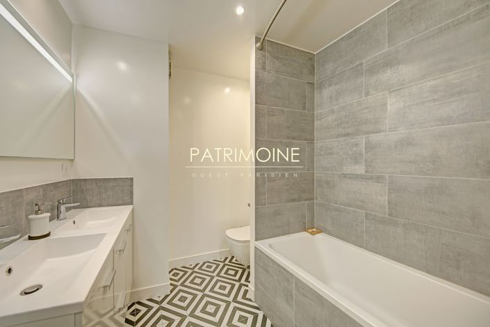 Image No.11-3 Bed House for sale