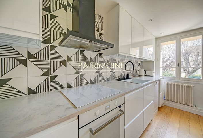 Image No.6-3 Bed House for sale