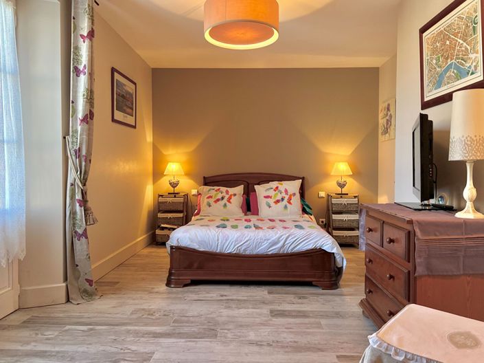 Image No.11-5 Bed House for sale