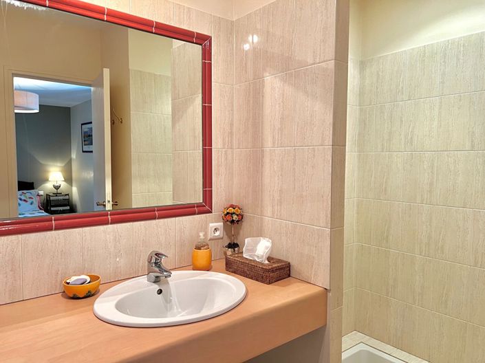 Image No.14-5 Bed House for sale