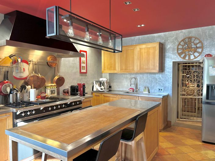 Image No.6-5 Bed House for sale