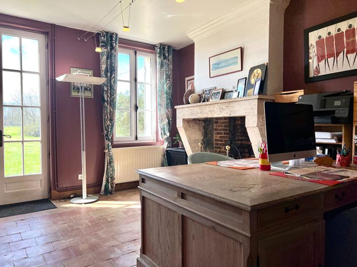 Image No.8-5 Bed House for sale