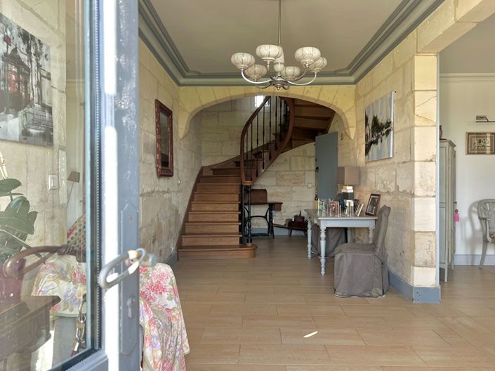 Image No.9-5 Bed House for sale