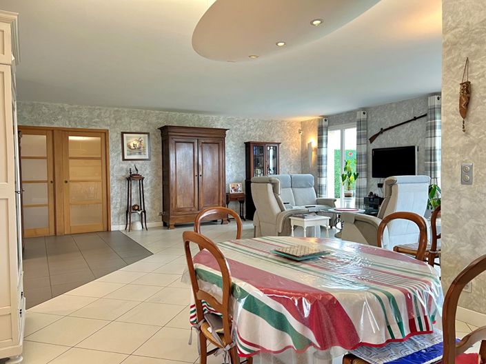 Image No.6-3 Bed House for sale