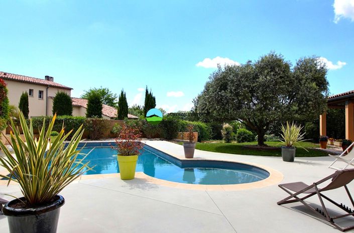 Image No.3-5 Bed House for sale