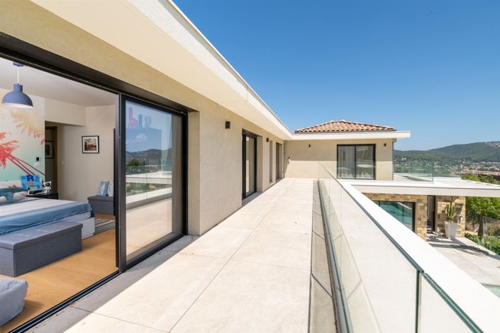 Image No.17-4 Bed House for sale