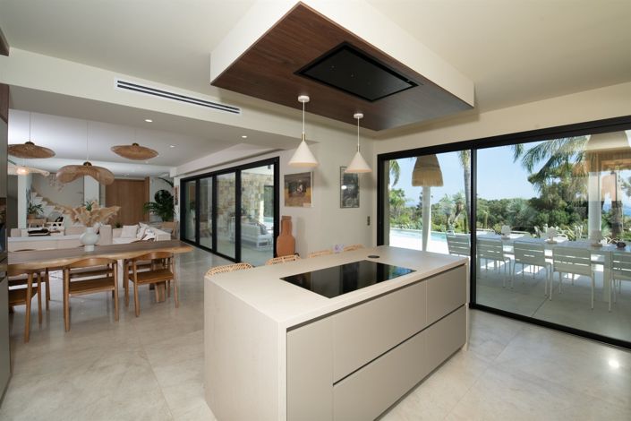 Image No.8-4 Bed House for sale