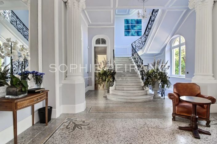 Image No.4-10 Bed House for sale