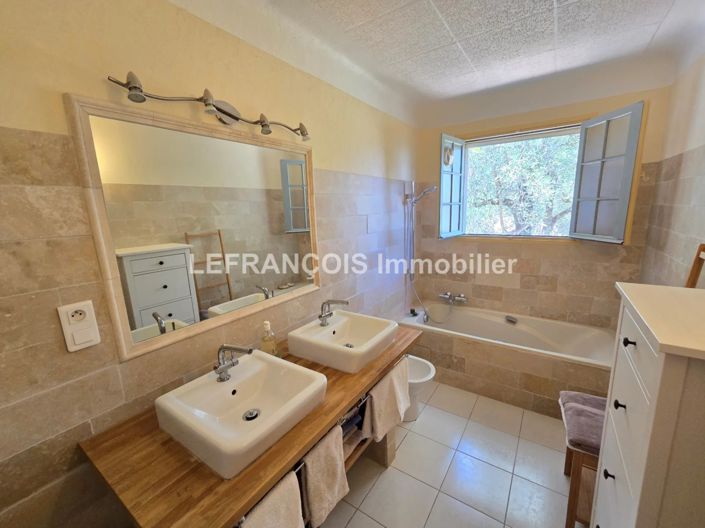 Image No.16-3 Bed House for sale