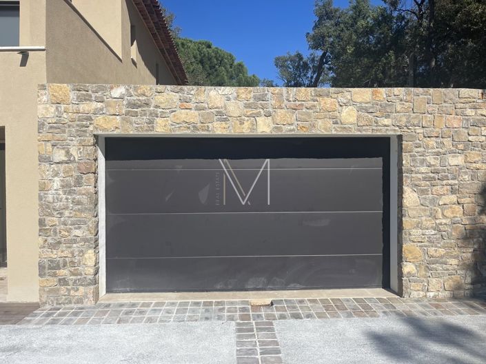 Image No.18-4 Bed House for sale