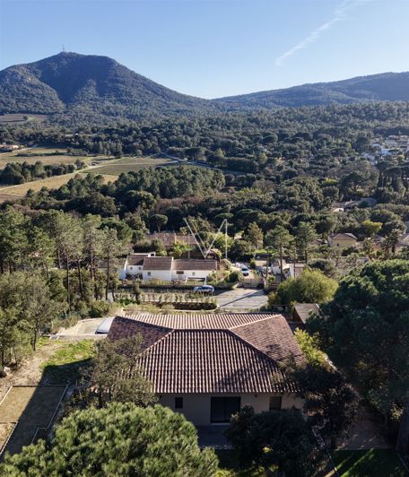 Image No.22-4 Bed House for sale