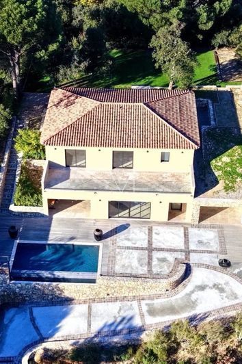 Image No.24-4 Bed House for sale