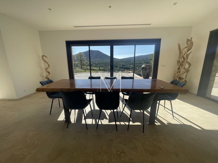 Image No.7-4 Bed House for sale