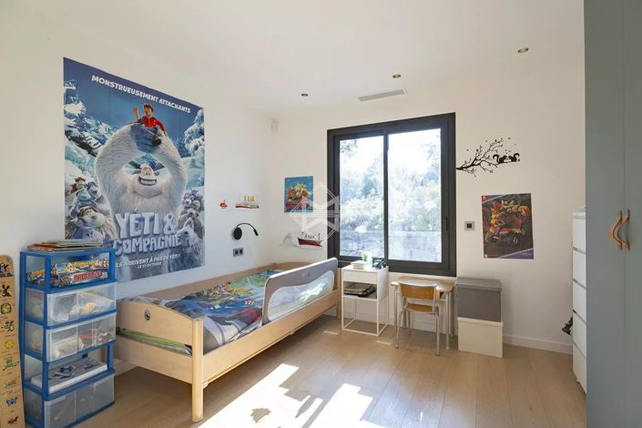 Image No.12-4 Bed House for sale