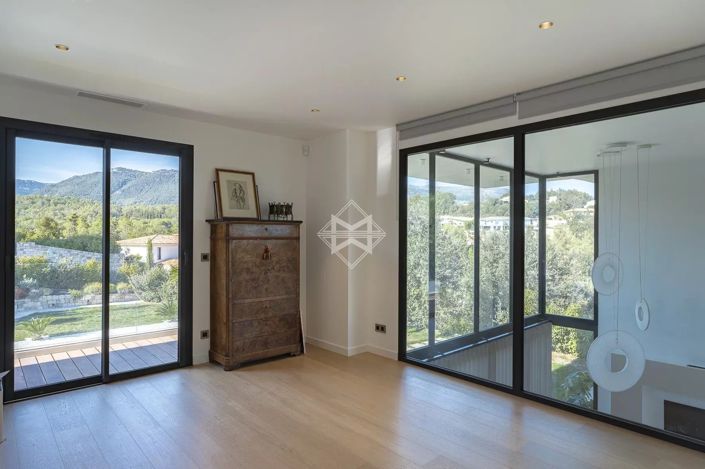 Image No.13-4 Bed House for sale