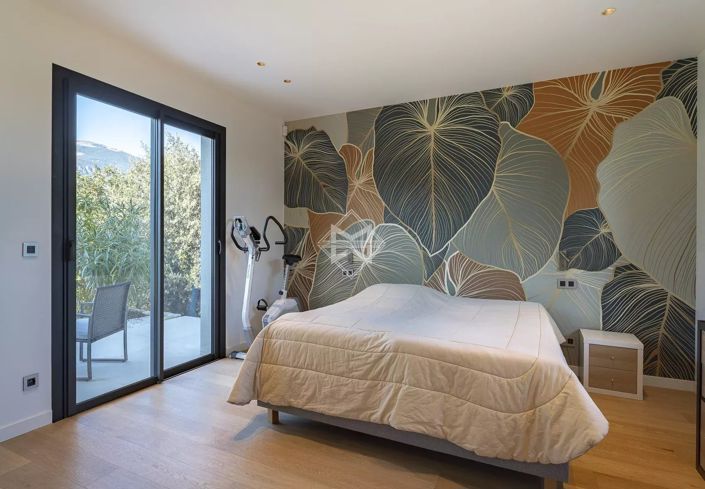 Image No.16-4 Bed House for sale