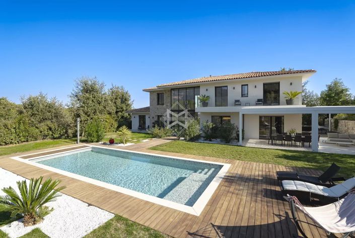 Image No.3-4 Bed House for sale