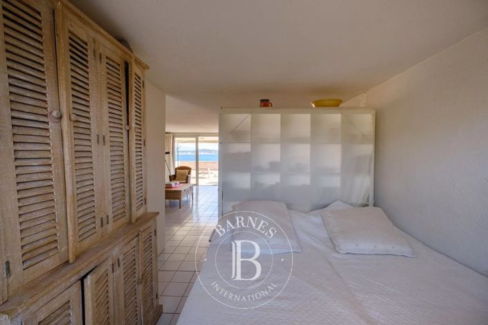 Image No.12-3 Bed Apartment for sale