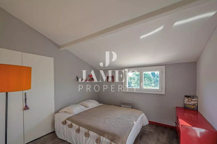 Image No.11-5 Bed House for sale