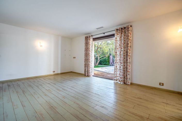 Image No.4-3 Bed House for sale