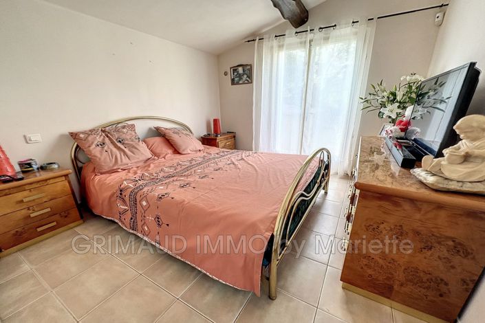 Image No.17-4 Bed House for sale