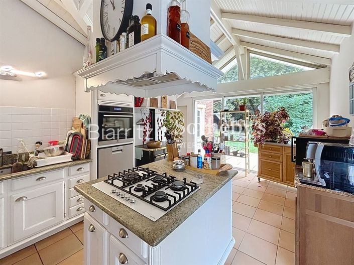 Image No.7-3 Bed House for sale