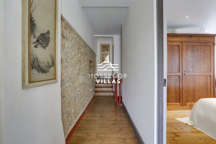 Image No.10-4 Bed House for sale