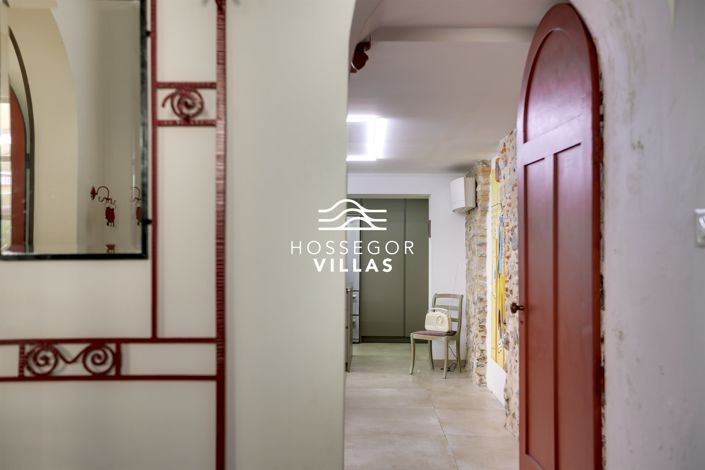 Image No.8-4 Bed House for sale