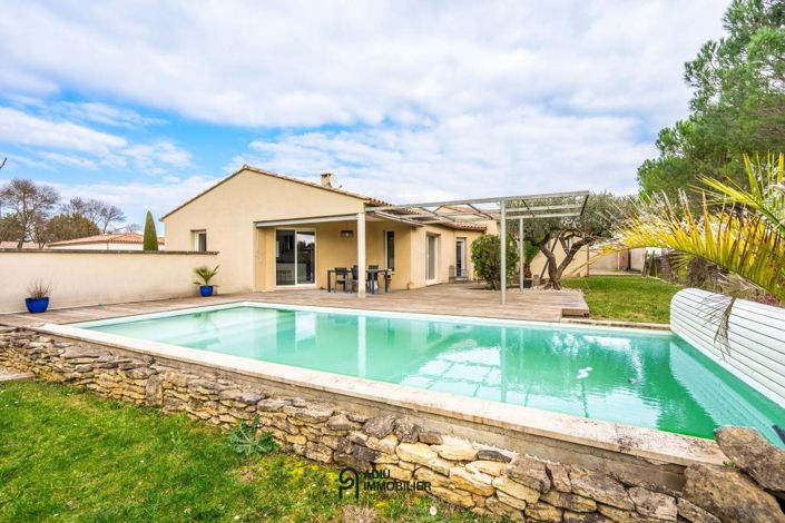 Image No.2-Maison de 4 chambres à vendre à Uzès