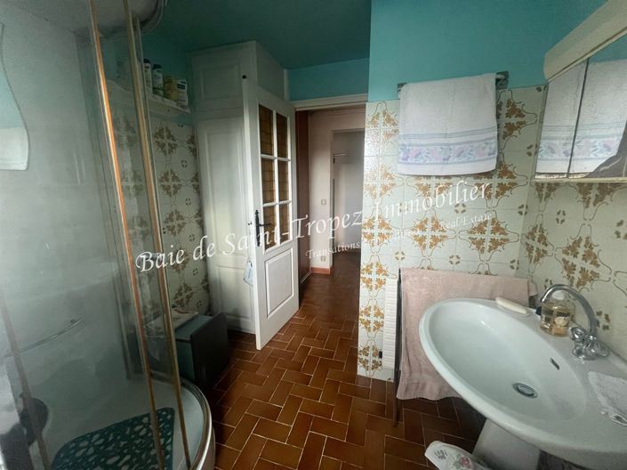 Image No.8-3 Bed House for sale