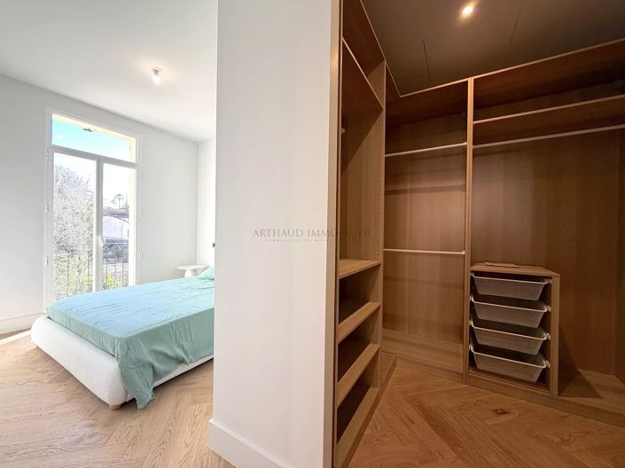 Image No.11-4 Bed House for sale