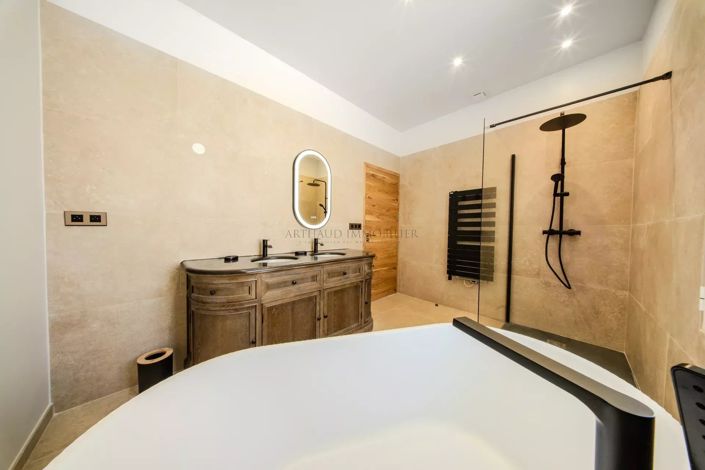 Image No.18-4 Bed House for sale