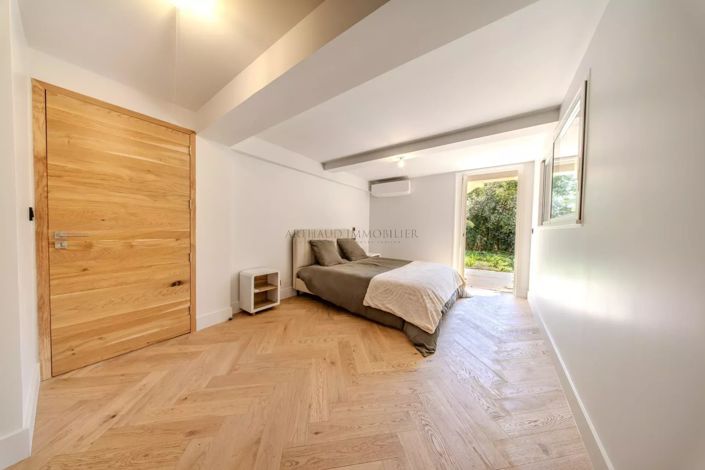Image No.19-4 Bed House for sale